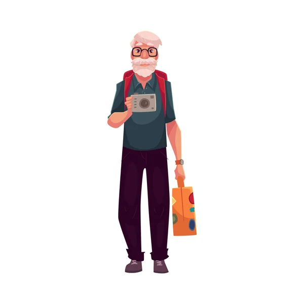 Старший, старик, путешествующий с рюкзаком, чемоданом и фотоаппаратом — стоковый вектор