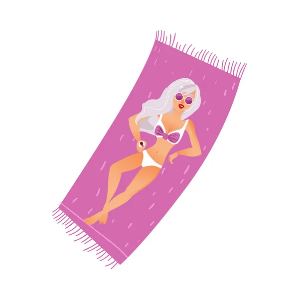 Gyönyörű lány a bikini és a napszemüveg sunbathes szóló, fürdőlepedő. — Stock Vector