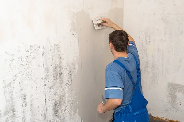 Mãos de gesso no trabalho — Fotografia de Stock