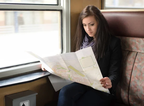 Mujer joven en tren —  Fotos de Stock