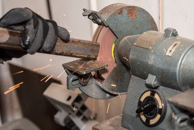 Sanayi metal işçisi kullanın taşlama tezgahı