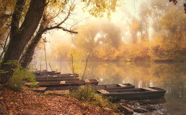 Vintage photo of a boat on the river — Stock Photo, Image