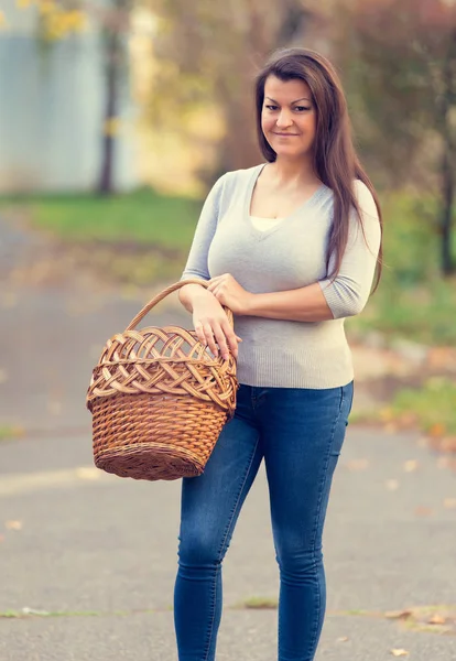 Cute woman going to market — Stock Photo, Image