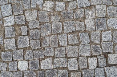 Granit taşlarla döşenmiş eski bir yol