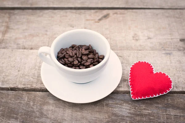 Granos Café Taza Blanca Sobre Una Mesa Madera — Foto de Stock