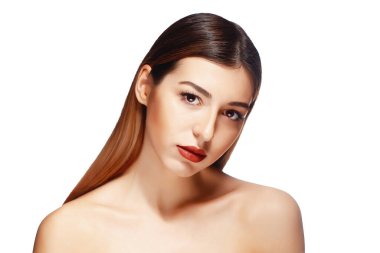 Güzel bir kadının yakın plan fotoğrafı.