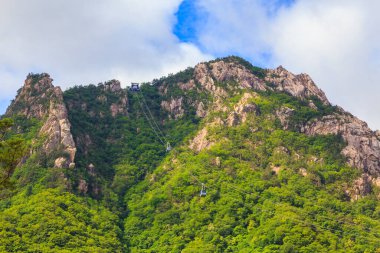 Seorak-san Ulusal Parkı, Soraksan, Güney Kore 'deki Seorak dağlarının güzel doğa manzarası.