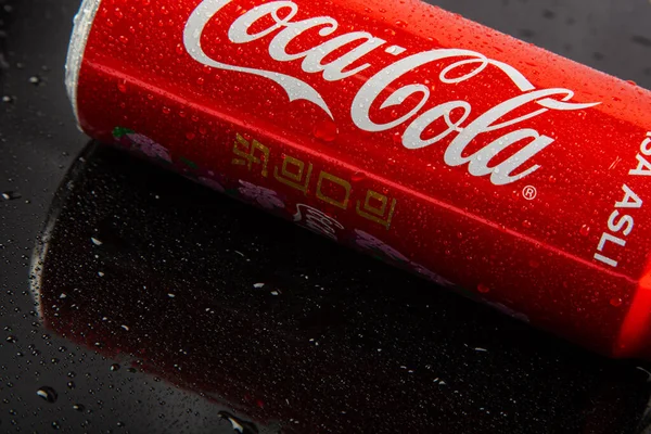 Kota Kinabalu Sabah Malaysia Maret 2020 Coca Cola Dalam Kaleng — Stok Foto