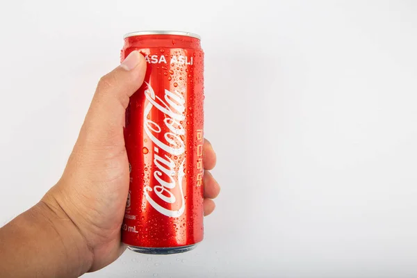 Kota Kinabalu Sabah Malaysia Maret 2020 Coca Cola Dalam Kaleng — Stok Foto