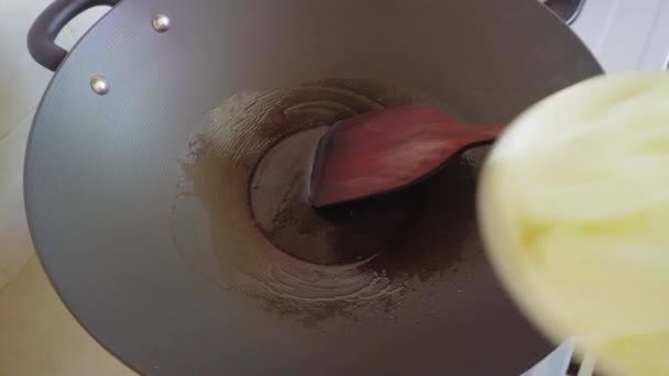 Imagine Ceapă Prăjită Într Tigaie — Videoclip de stoc
