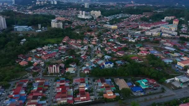 Filmación Aérea Ciudad Del Silencio Pocos Coches Pasan Por Calles — Vídeos de Stock