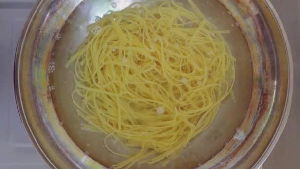 Pasta Boiled Boiling Water Pan Italian Cuisine Close Spaghetti Boiling — Stock Video