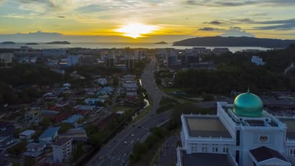 Filmagem Aérea Belo Pôr Sol Cidade Kota Kinabalu Sabah Malásia — Vídeo de Stock