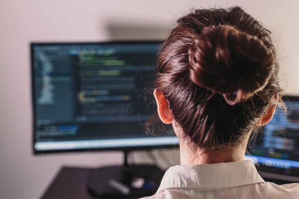 Programmeuse Travaille Ordinateur Technologies Information Par Les Mains Des Femmes — Photo