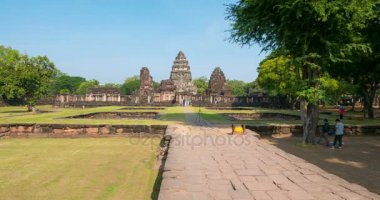 Phimai, Tayland - Aralık 2016: Phimai tarihi Parkı, antik Khmer yerleşim, Kuzey Doğu Tayland ziyaret turist gurup.