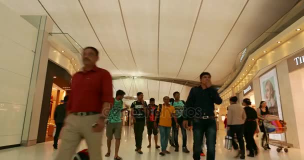 Bangkok, Thailand - December 19, 2016: Time lapse of passengers and travelers rushing and shopping in international terminal at Suvarnabhumi airport, Bangkok, Thailand. — Stock Video