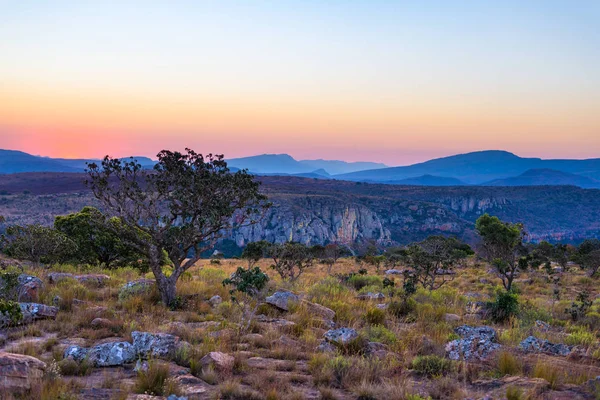 在布莱德河峡谷，著名的旅游目的地在南非高原上的日落。在山脊上的风景夕阳光. — 图库照片