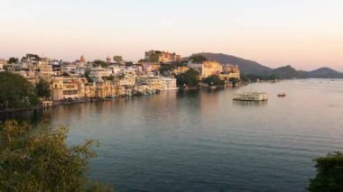 Udaipur Rajasthan Hindistan. Zaman atlamalı yukarıdan gün batımında. Seyahat hedef ve Turizm yerler.
