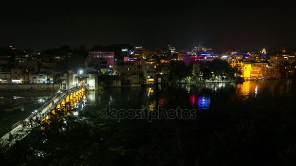 Udaipur Rajasthan India. El tiempo pasa por la noche desde arriba. Destino turístico y lugares de interés turístico . — Vídeo de stock