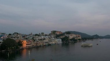 Udaipur Rajasthan Hindistan. Zaman atlamalı gece yukarıdan. Seyahat hedef ve Turizm yerler.