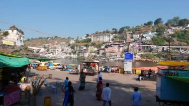 Omkareshwar, Hindistan - Kasım, 2017 yaklaşık: hac kutsal şehre Omkareshwar, Madhya Pradesh, Hindistan. 