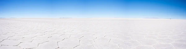 Uyuni salzebene panoramaaussicht, weltberühmtes reiseziel in den andes, bolivien, südamerika. — Stockfoto