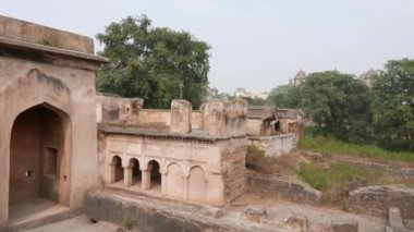 Orchha Sarayı kompleksi, Madhya Pradesh, Hindistan. Antik kalıntıların manzarasına.