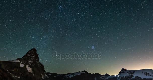Yıldızlı Gökyüzü Görkemli Matterhorn Cervino Dağ Tepe Monte Rosa Buzullar — Stok video