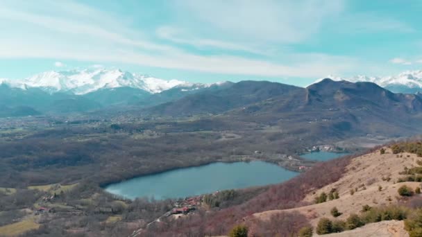 Aerial Drone Panning Forest Valley Lake Aerial View Snow Capped — Stock Video