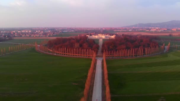 Luchtfoto Vliegen Turijn Platteland Weg Geometrie Zonsondergang Licht Piemonte Italië — Stockvideo