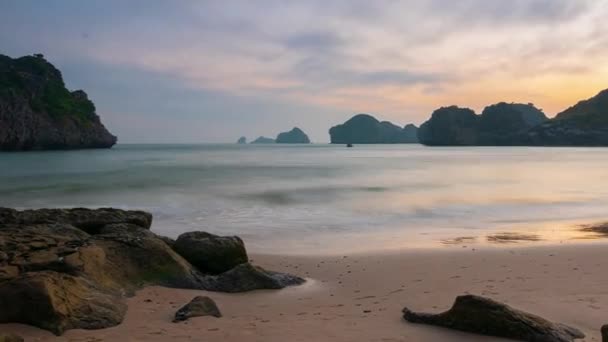 Time Lapse Kot Tropikalna Plaża Romantyczny Zachód Słońca Dramatyczne Niebo — Wideo stockowe