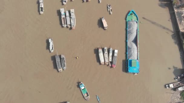 Aéreo Sobrevoando Mercado Flutuante Cai Rang Pela Manhã Barcos Que — Vídeo de Stock