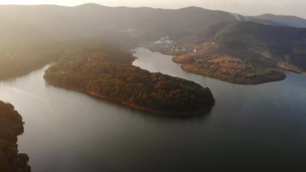 Unieke Luchtfoto Van Ontzagwekkende Tuyen Lam Lake Lat Plateau Vietnam — Stockvideo