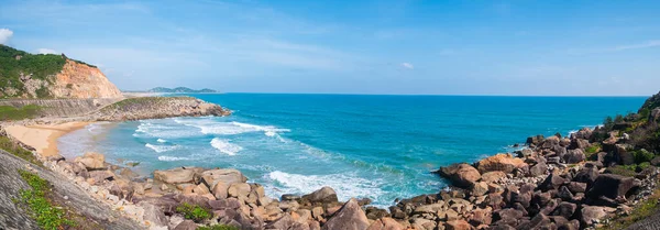 Expansive View Scenic Tropical Bay Lush Green Woodland Blue Waving — Stock Photo, Image