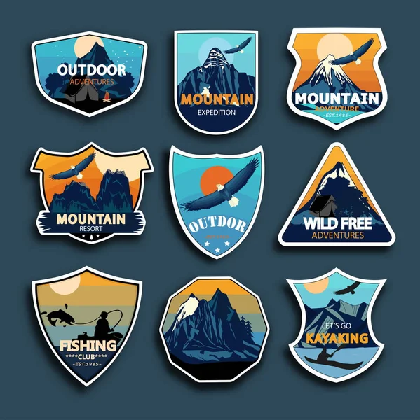 Conjunto Nove Emblemas Viagem Montanha Acampar Emblemas Aventura Livre Emblemas — Vetor de Stock