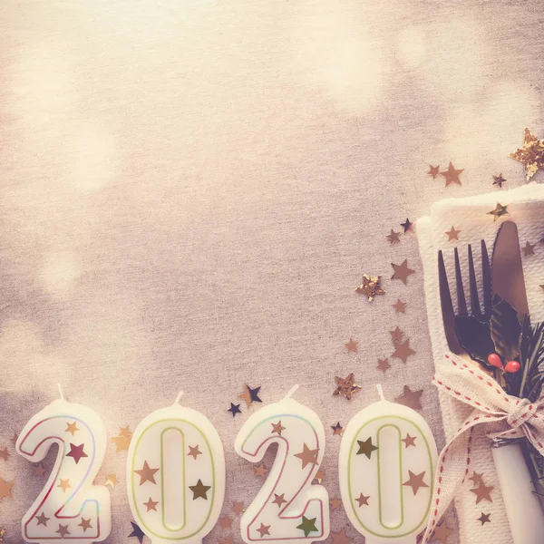 Gelukkig Nieuwjaar 2020 tafelschikking, Nieuwjaar vooravond lunch en — Stockfoto