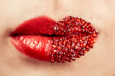 Tutkulu kırmızı dudaklar, makro fotoğrafçılık parlak parıltı