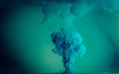 Su içinde hareket renk damla, suda, girdap gibi mürekkep renkli mürekkep su soyutlama. Mürekkep su yumuşak odak süslü rüya bulutu