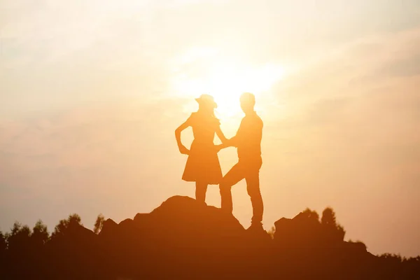 Couple Enjoying Outdoors Wheat Field — Stock Photo, Image