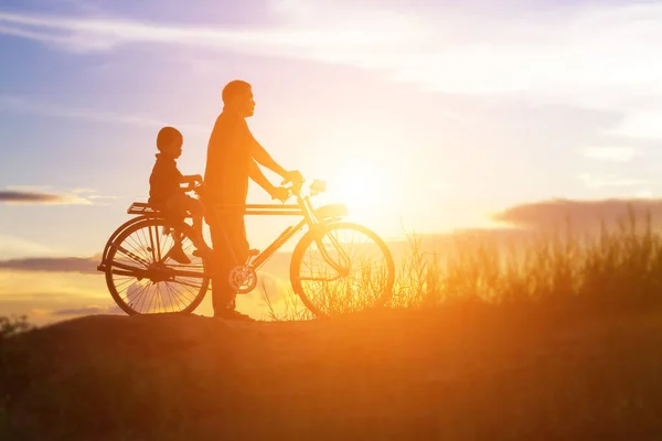 Motorcu Aile Siluet Baba Oğul — Stok fotoğraf