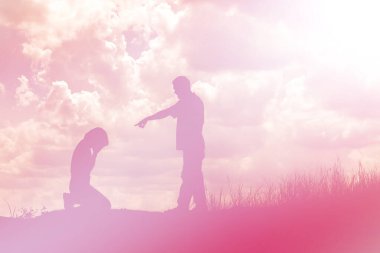 Çift silueti ilişkiyi bitiriyor.