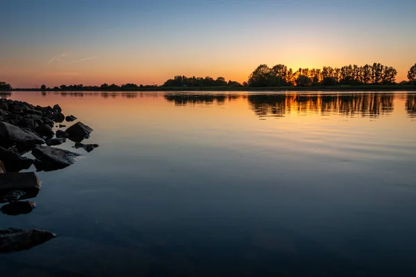 Вечорами Прекрасним Заходом Сонця Біля Річки Іссель Дощова Річка Провінції — стокове фото