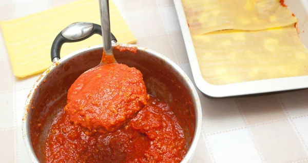 Preparation of homemade lasagna. — Stock Photo, Image