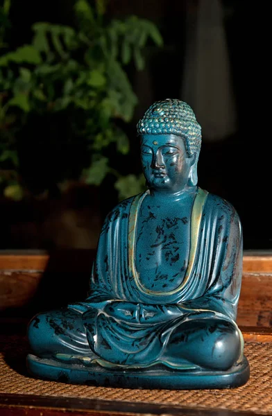 佛陀的大理石雕像 — 图库照片