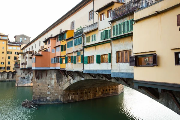 Puente Ponte Vecchio al atardecer, Florencia . —  Fotos de Stock