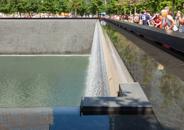 Memorial fontein aan de slachtoffers van 11 September 200 — Stockfoto