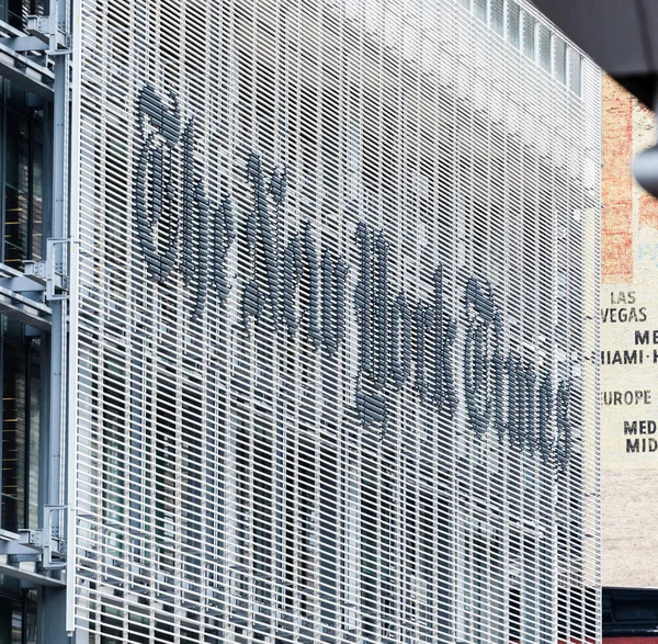 De voorgevel van de New York Times gebouw in midtown New York — Stockfoto