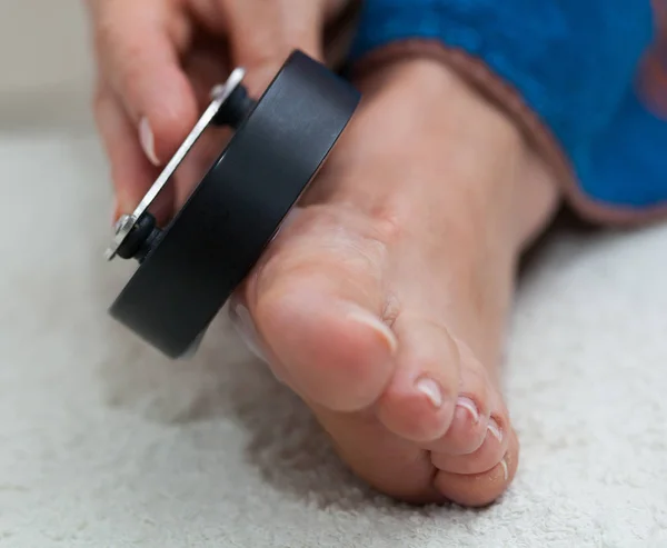 Ultrasound treatment on the foot — Stock Photo, Image