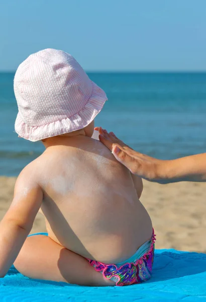 Baby sunscreen cream. — Stock Photo, Image