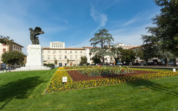 Spiżowa statua w placu Della Vittoria w Empoli — Zdjęcie stockowe